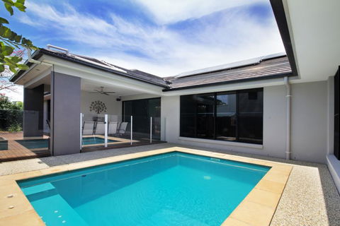 Grand Parade - ACT Tourism 0