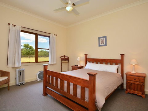 Grasmere Estate Homestead - Hear The Lions Roar From Nearby Hunter Valley Zoo - ACT Tourism 2