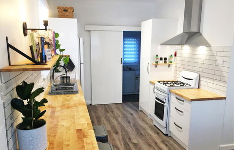 Great Comfort & Style In Central Location - ACT Tourism 1
