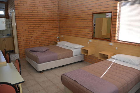 Grong Grong Motor Inn - ACT Tourism 2