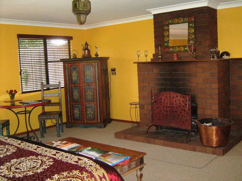 Gumtree On Gillies Bed And Breakfast - ACT Tourism 1