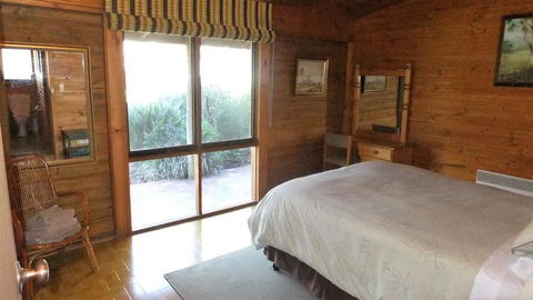 Gunyah Valley Retreat - ACT Tourism 3