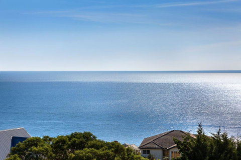 Hampton's Retreat Family Friendly, Water Views, Close To Beach With Heated Pool - ACT Tourism 1