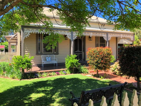 Hansen Street Retreat - ACT Tourism 0