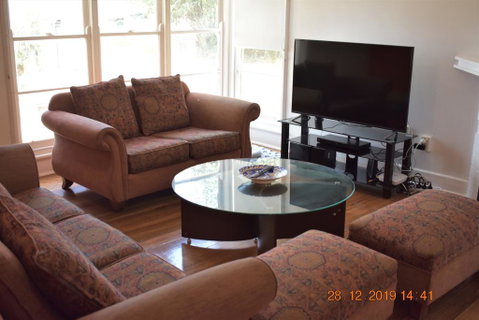Happy Cozy House For Holidays, Beach, BBQ, Pet Friendly 35kms From CBD In Country Life Style !!! - ACT Tourism 2