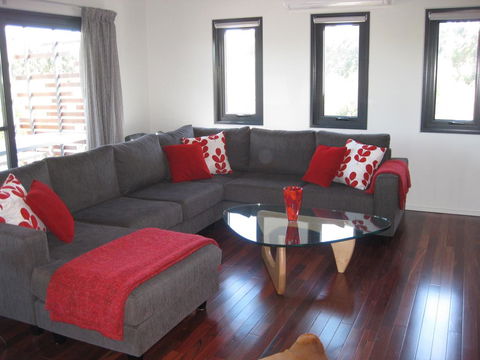 Hartzell One Seven - ACT Tourism 1