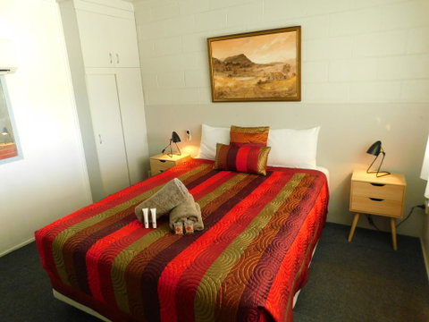 Hatton Vale Motel - ACT Tourism 0
