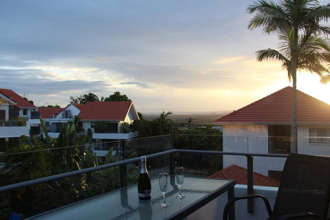Haven On Noosa Hill - Sunset Views, Pools, Spa - ACT Tourism 2