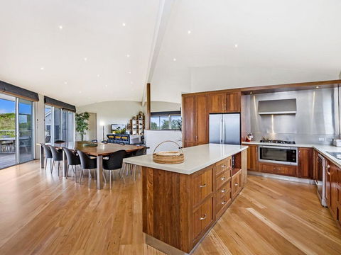 HEARN'S BEACH HOUSE - ACT Tourism 2