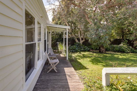 Heronswood Cottage - ACT Tourism 3