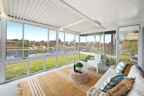 Hibbard Waterfront Escape - ACT Tourism 0