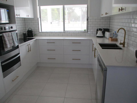 Hibbard Waterfront Escape - ACT Tourism 1