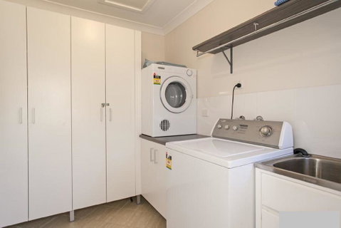 Hibiscus House - Sawtell, NSW - ACT Tourism 3
