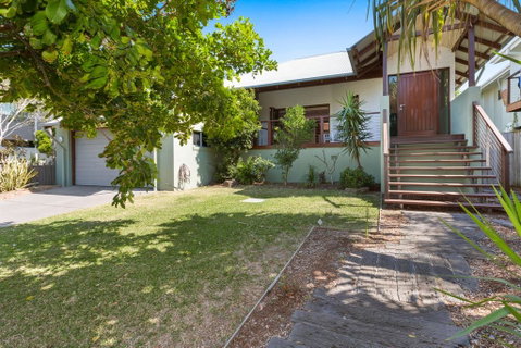 Hidden Escape On Casuarina Beech - ACT Tourism 2