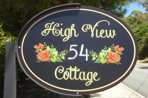 High View Cottage - ACT Tourism 1