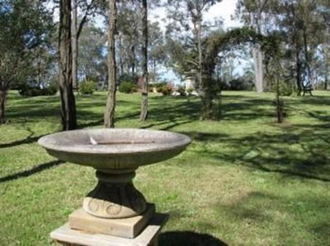 Hill Top Country Guest House - ACT Tourism 1