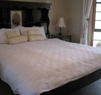 Hill Top Country Guest House - ACT Tourism