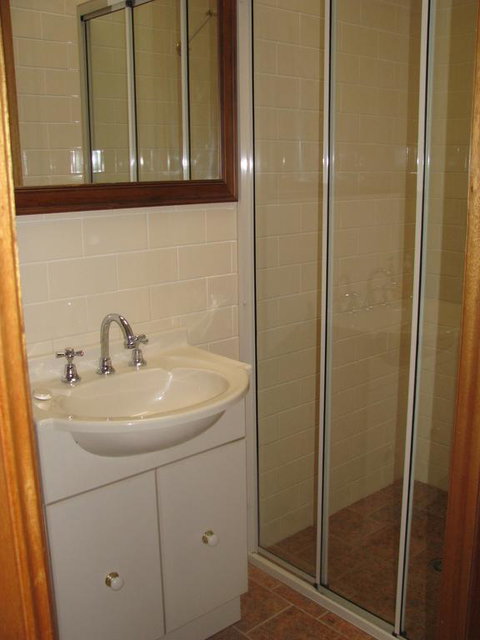 Hill Top Country Guest House - ACT Tourism 2