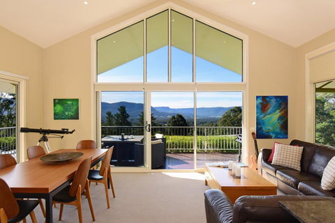 Hillcrest - Spectacular Views! - ACT Tourism 2