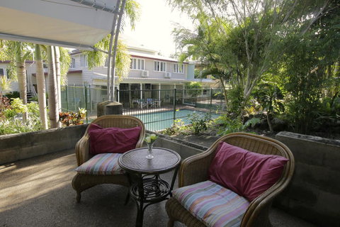 Hillcrest Guest House - ACT Tourism 0