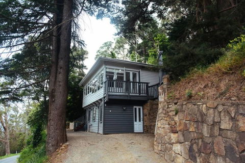 Hilltop Heaven - ACT Tourism 2