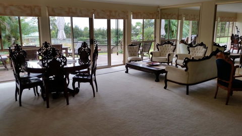 Hilltop Hideaway - ACT Tourism 0