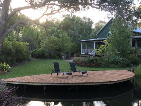 Hillview Chalet - ACT Tourism 1