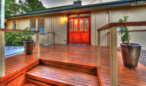 Hillview Oak B&B - ACT Tourism 3