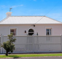 Historic Central Cottage In Warrnambool - ACT Tourism