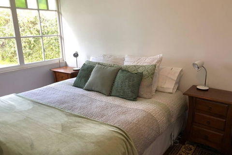 Hobart Beach Front Cottage - ACT Tourism 3