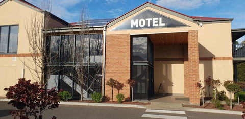 Hogans Motel - ACT Tourism 0