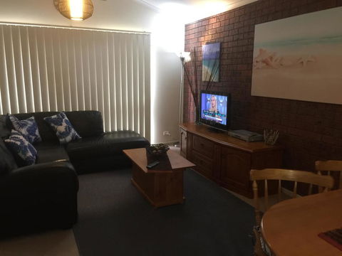 Holiday Home In The Heart Of Anglesea - ACT Tourism 3