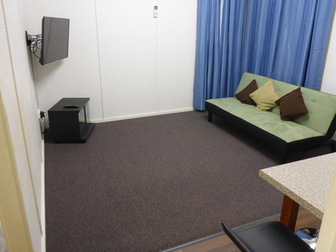 Holiday House Clermont - ACT Tourism 3