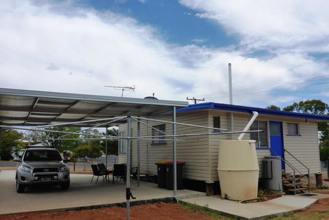 Holiday House Clermont - ACT Tourism 2