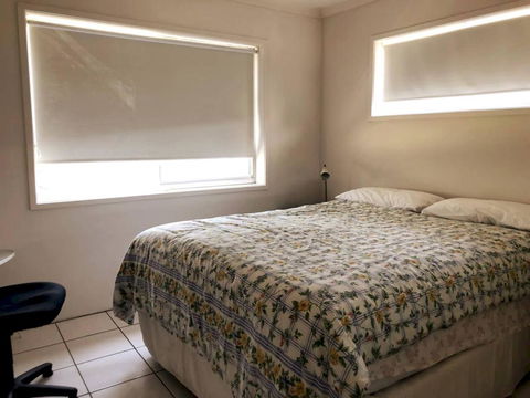 Holiday Unit By The Beach With Pool - ACT Tourism 3