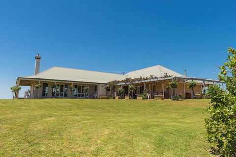 Holman Estate - ACT Tourism 1