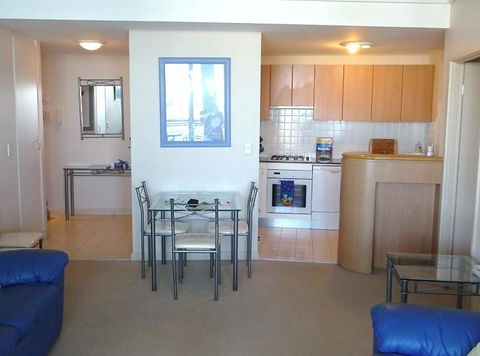 Homebush Bay Self-Contained Modern Two-Bedroom Apartments (BEN) - ACT Tourism 3