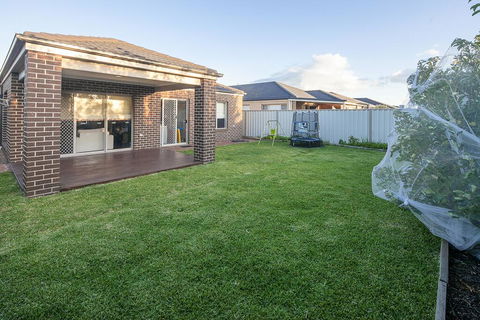 Homely Getaways In Central Pakenham - Pet Friendly - ACT Tourism 1