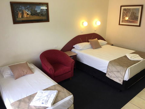 Homestead Motel - ACT Tourism 2