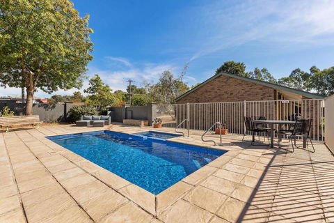 Homestead Motor Inn & Apartments - ACT Tourism 2