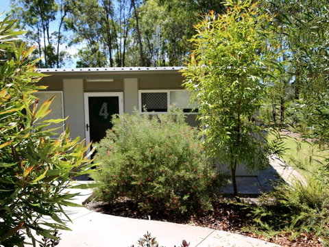 Honeybee - Country Accommodation - ACT Tourism 1