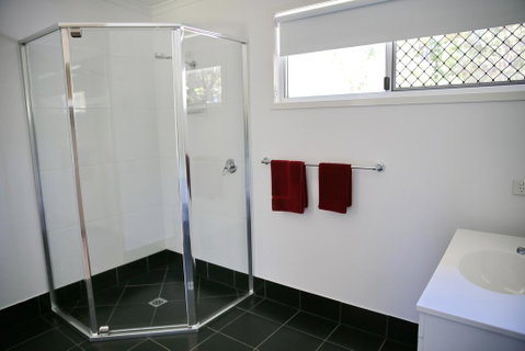 Honeybee - Country Accommodation - ACT Tourism 3