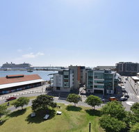 Honeysuckle Haven - harbour facing  walk to restaurants - ACT Tourism