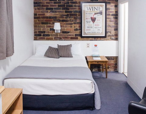 Hornsby Inn - ACT Tourism 0