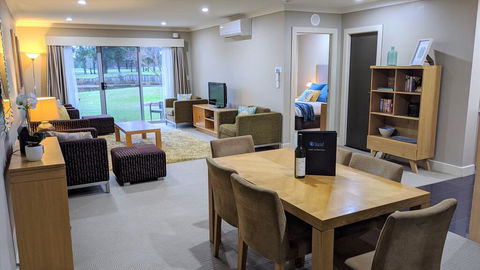 Jewel In The Crowne - ACT Tourism 0