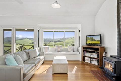 Joanna Cottage - ACT Tourism 0