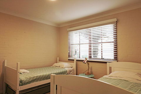 Jodi's Beach Retreat Eden - ACT Tourism 1