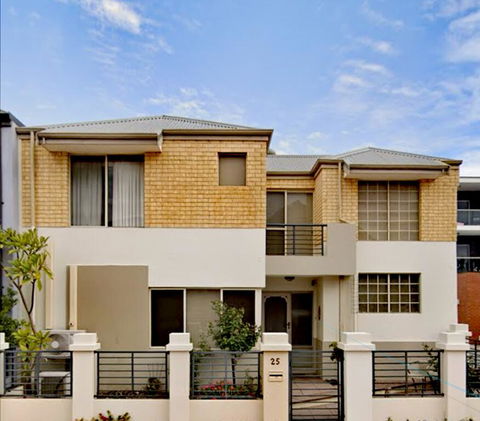 Joondalup Guest Home - ACT Tourism 0