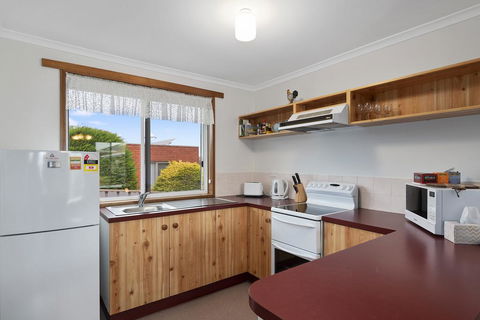Josie Villa - Beautiful West Burnie: Long Or Short Term - ACT Tourism 3