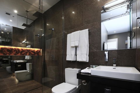 Junction Hotel - ACT Tourism 1